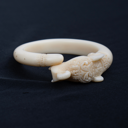 Petal Crest Bangle