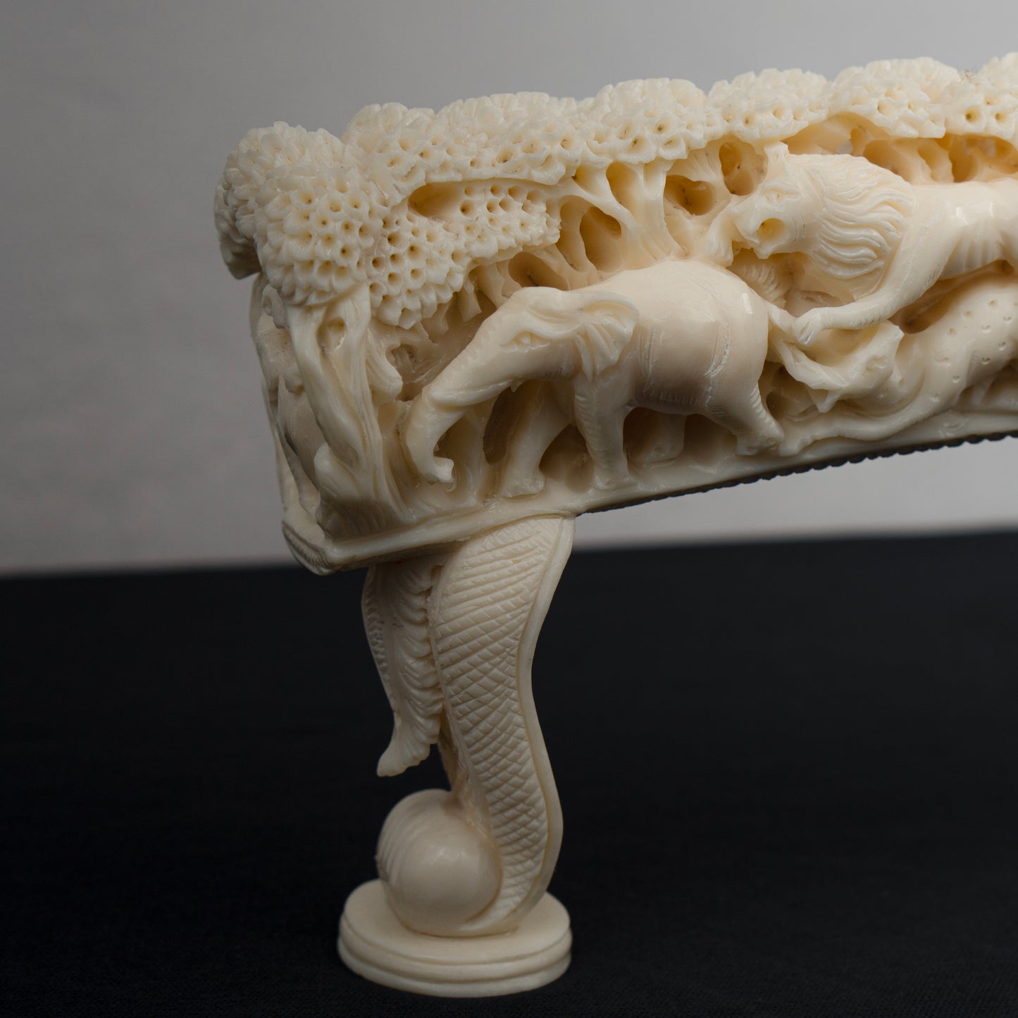 Regal Wildlife Arch Miniature